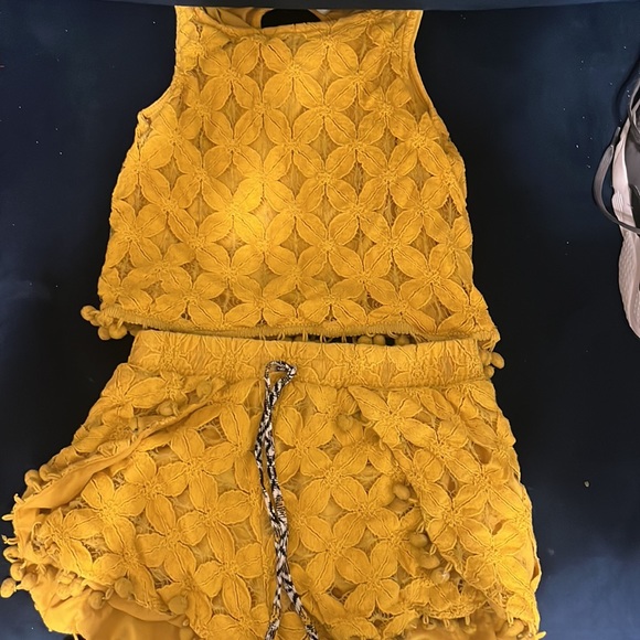 Hello beautiful beings, I’m selling some name brand items! ✨ - Picture 17 of 17